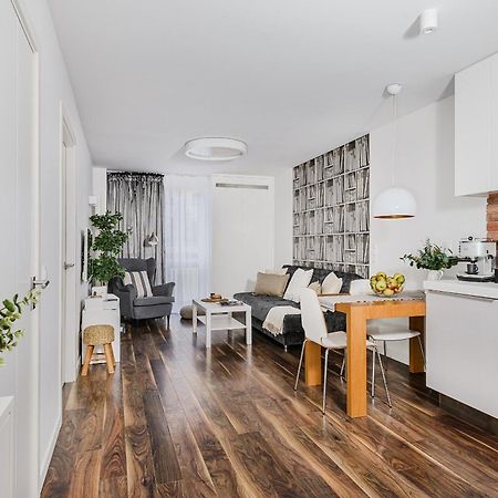 P&O City Center Apartments Варшава Екстериор снимка